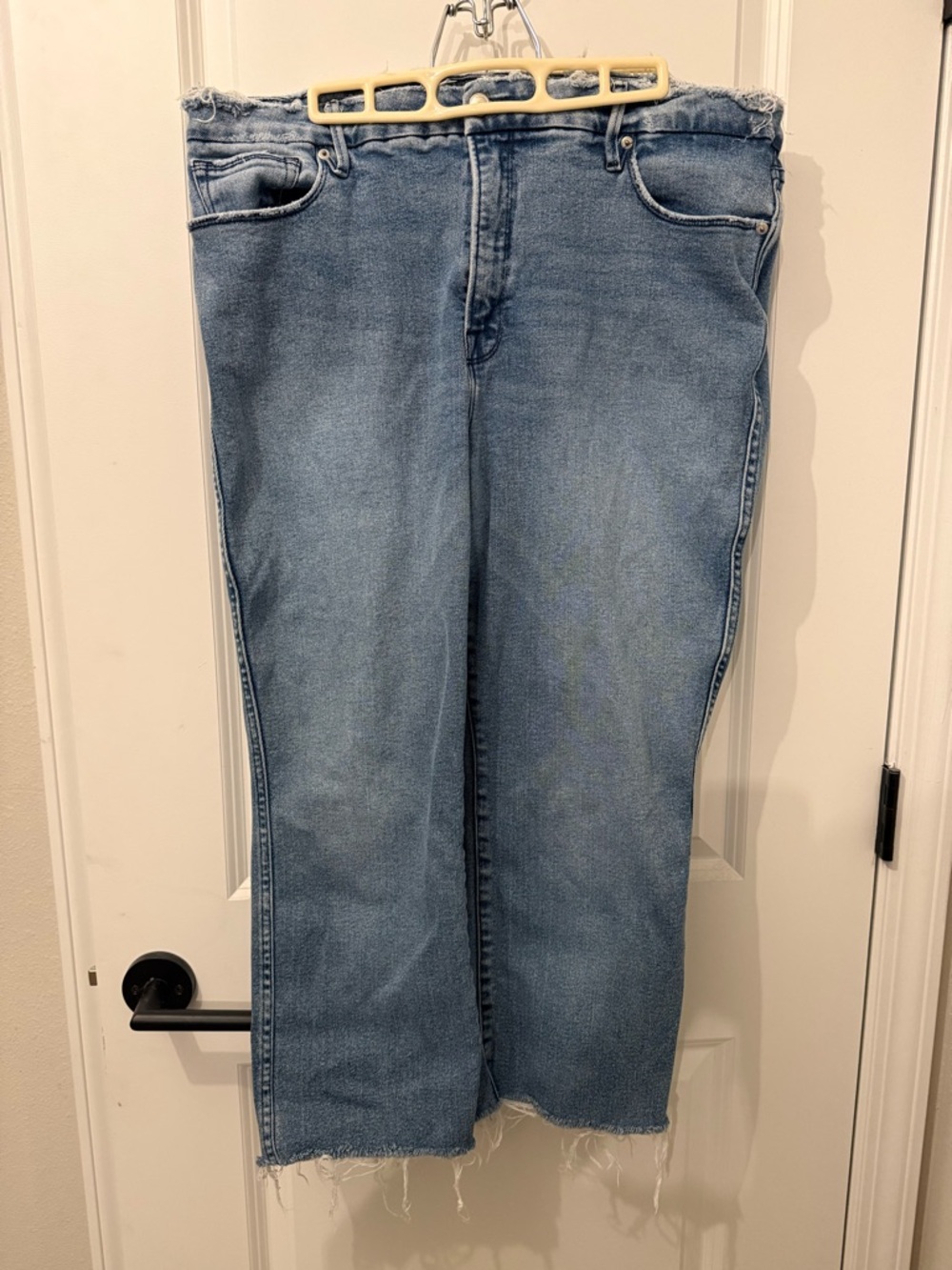 Good American Light Blue Straight Leg high waisted Frayed Raw Hem Jeans Size 16